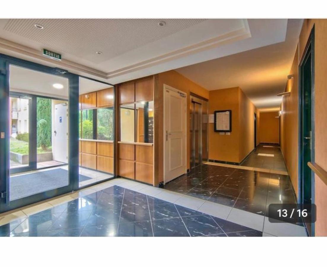 Grand Noble - Blagnac Apartment Luaran gambar